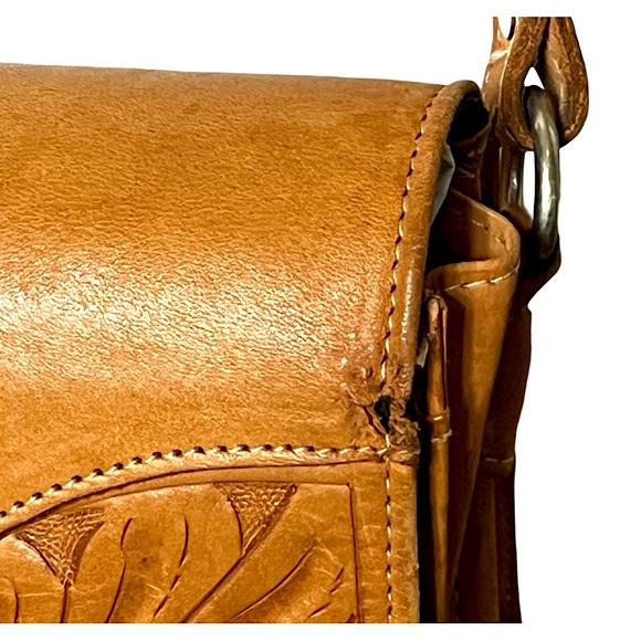 AMERICAN WEST Tooled Crossbody Bag Silver Tone Engraved Flap Over Magnetic Snap - Picture 5 of 10